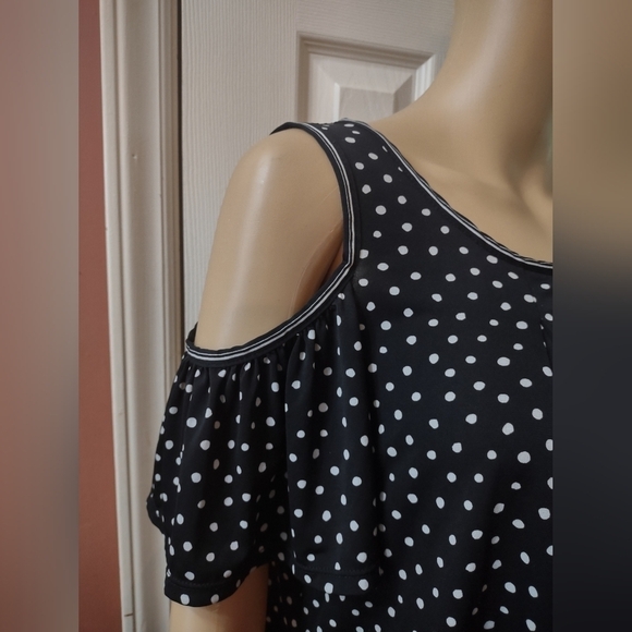 Max Studio women's size small open shoulder blouse shirt top - Picture 3 of 8